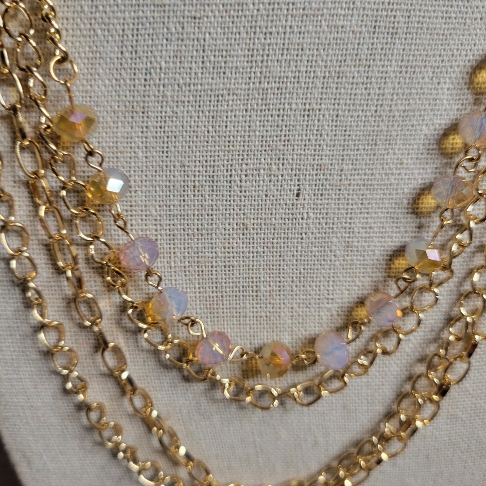 JEWELRY - Picture 2 of 3